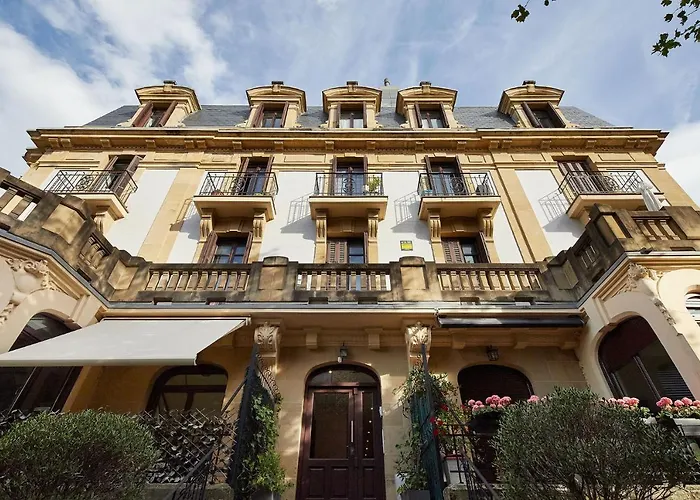 Eiffel - The Collection Апартаменты *